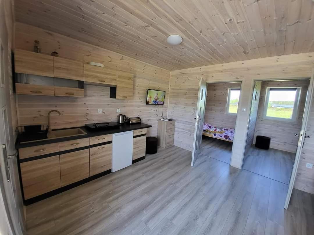 Bajkowe Chatki Rusinowo  Buitenkant foto